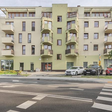 Riverside Apartment With Balcony By Noclegi Renters Swinoujscie Kültér fotó