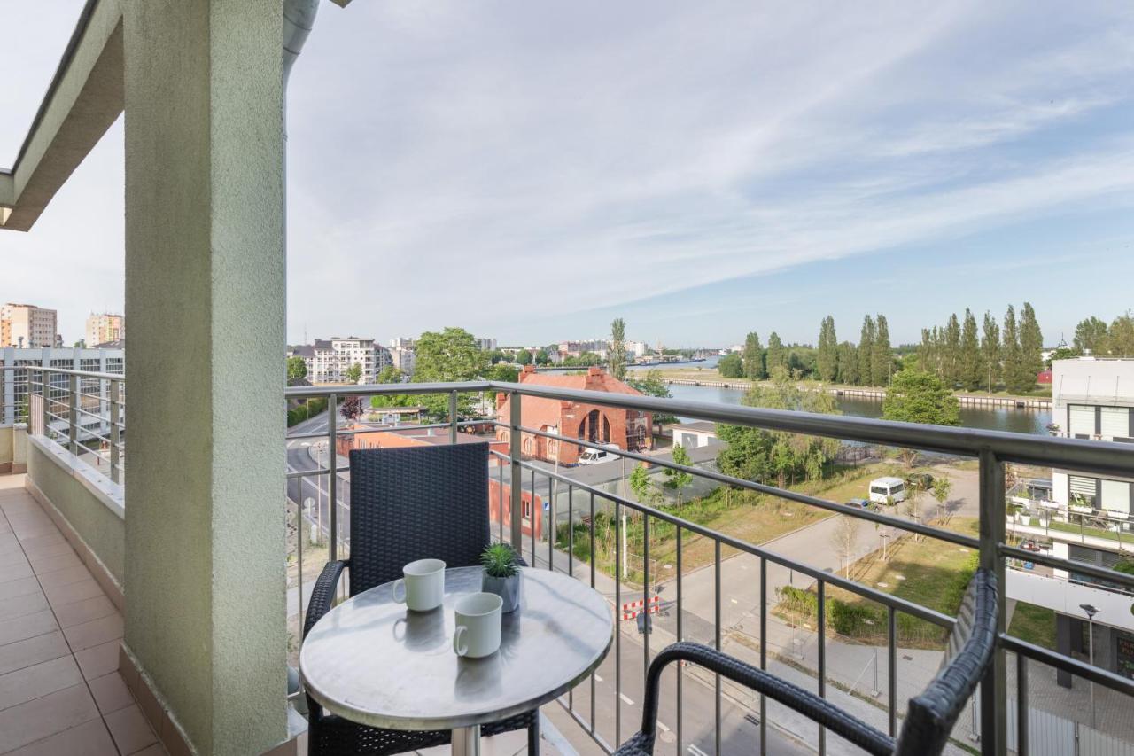 Riverside Apartment With Balcony By Noclegi Renters Swinoujscie Kültér fotó