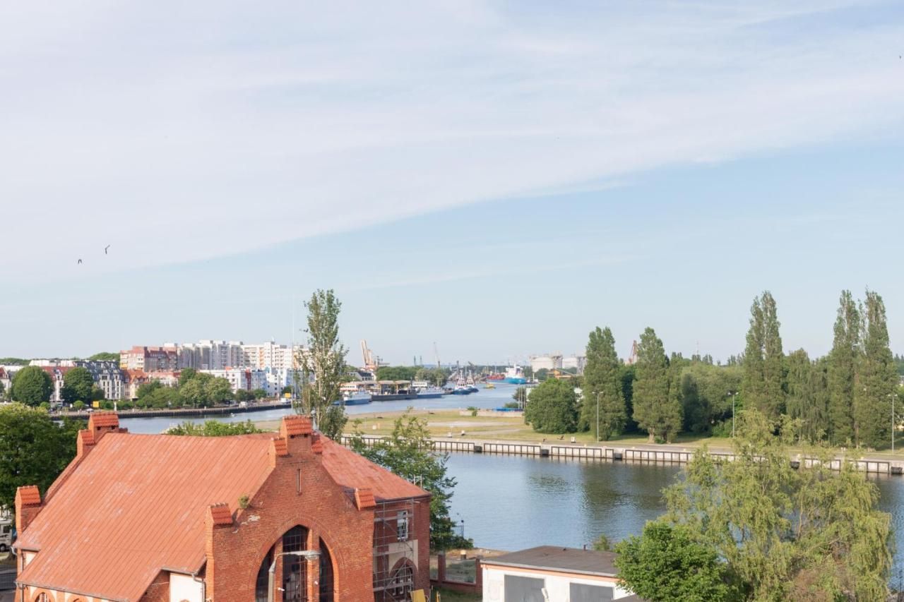 Riverside Apartment With Balcony By Noclegi Renters Swinoujscie Kültér fotó