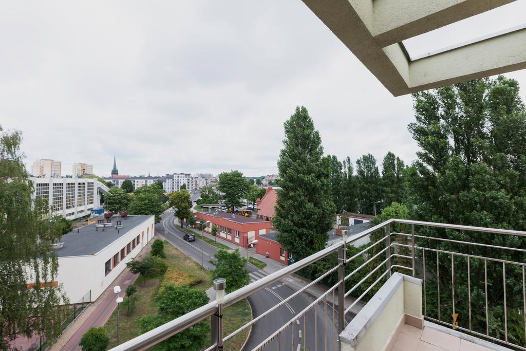 Riverside Apartment With Balcony By Noclegi Renters Swinoujscie Kültér fotó